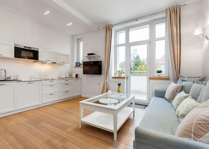 Black&white - Royal - Free Parking *